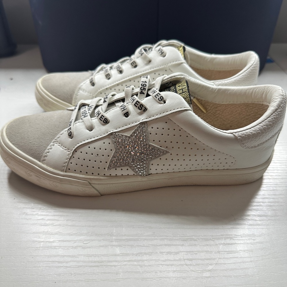 Vintage Havana White and Gray Sneakers